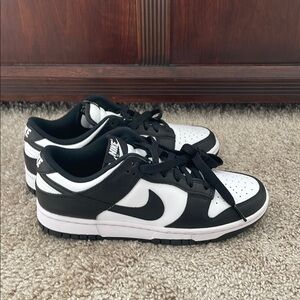 Women’s Nike panda 🐼 dunks